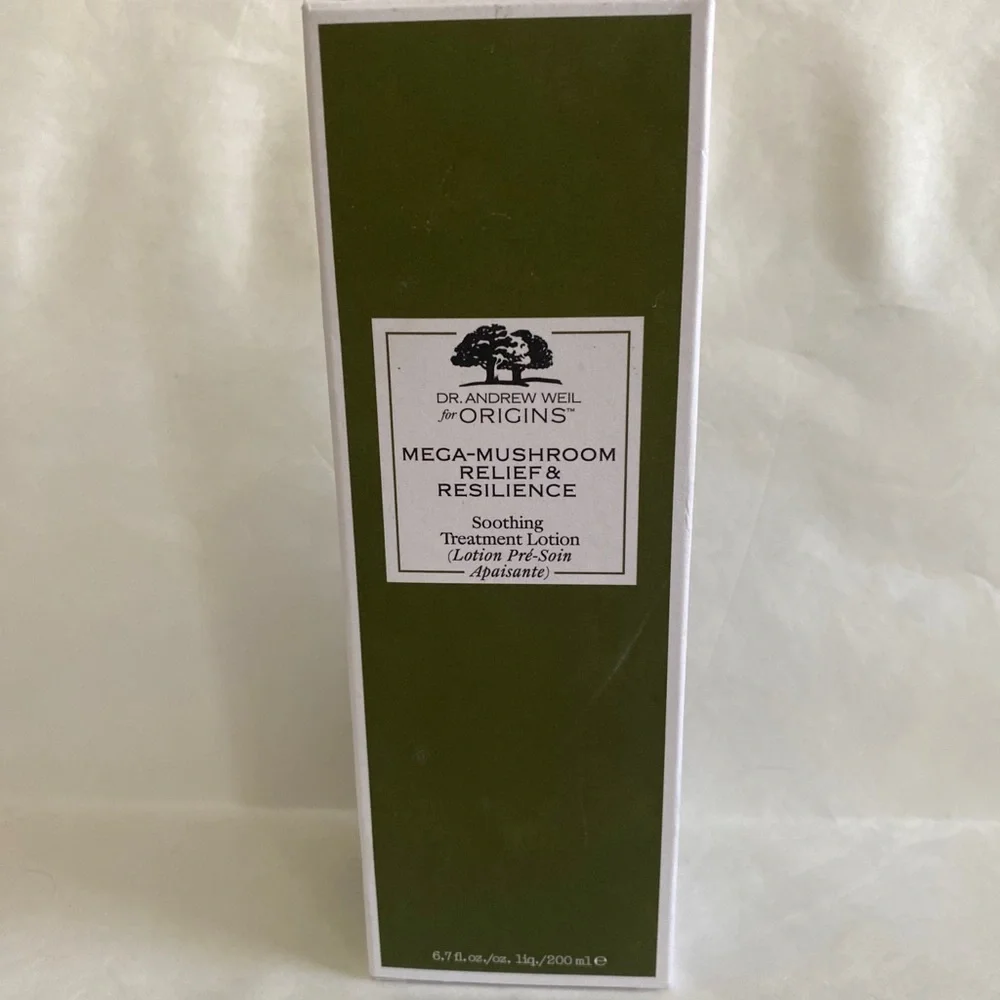 ORIGINS Dr. Weil’s Mega Mushroom Relief & Resilience Soothing Treatment Lotion
